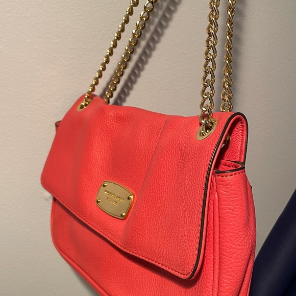 Michael Kors Coral Gold Chain Shoulder Bag - Picture 8 of 11